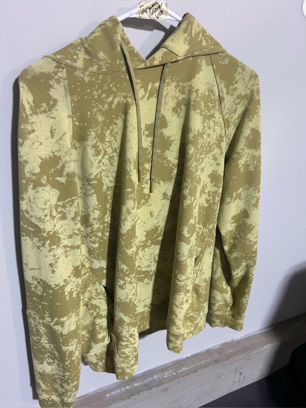 Lululemon men city sweat pullover $118 in large- EUC